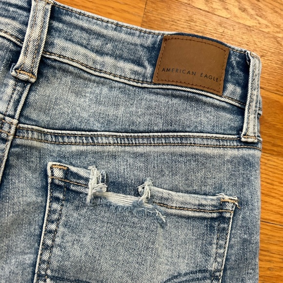 American Eagle “Midi” Jean Shorts | Light Wash | Size 4 - Picture 3 of 6